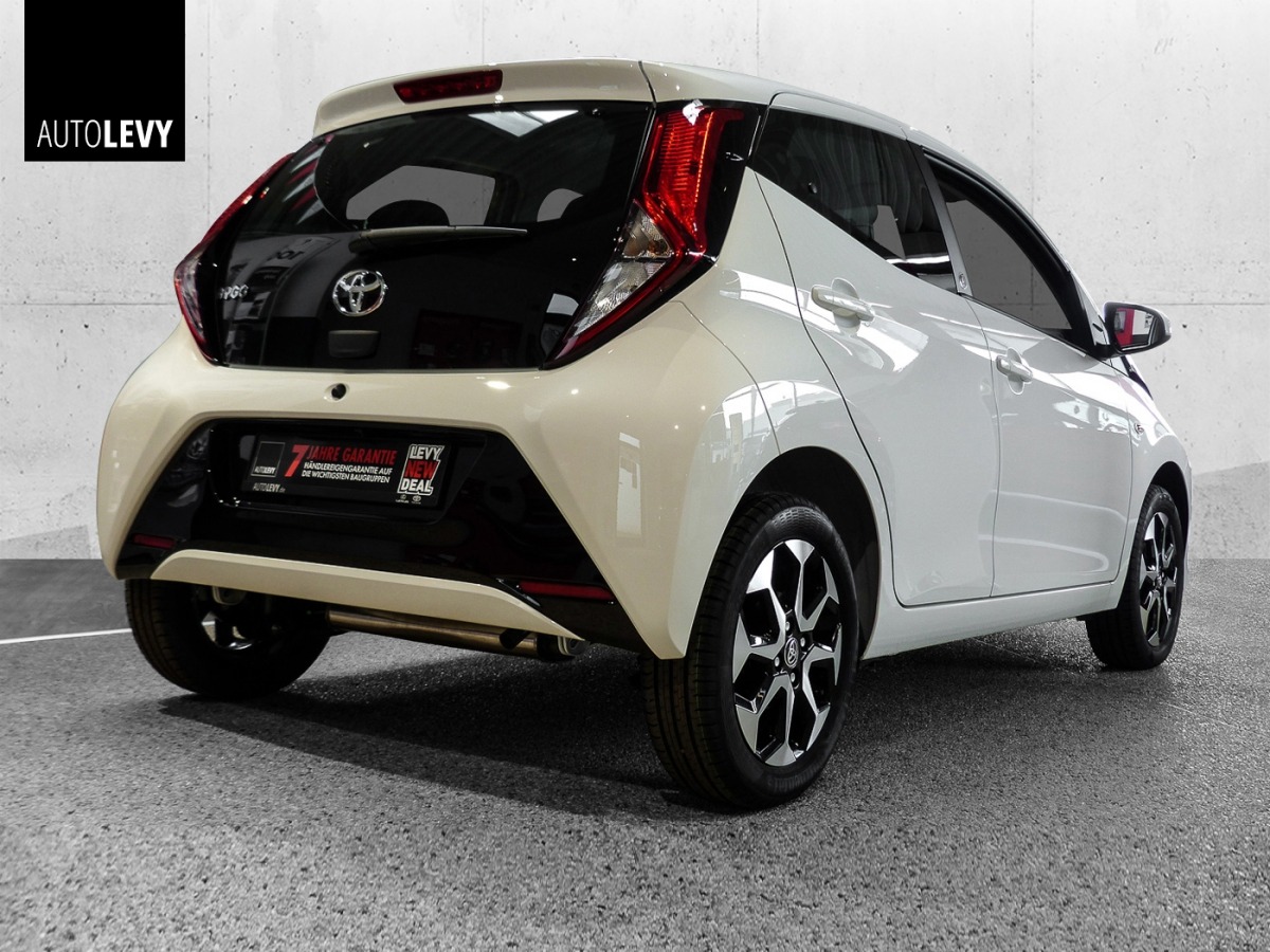Toyota Aygo AB1  1.0 Team Deutschland x-shift