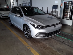 Volkswagen Golf VIII Style 1.4 TSI DSG ACC+DCC+IQ-LIGHT+NAV image