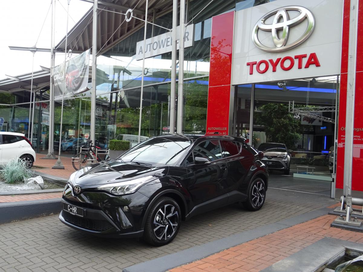 Toyota C-HR 2,0l Hybrid Team Deutschland image