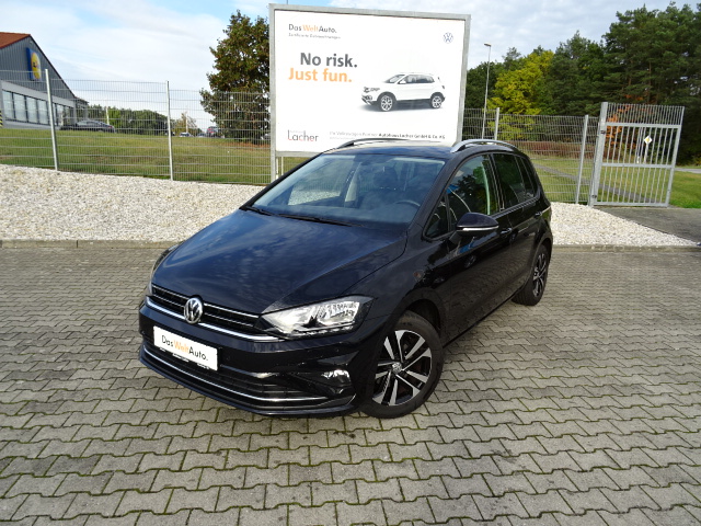 VW Golf VIII  1.5 TSI ACT R-Line