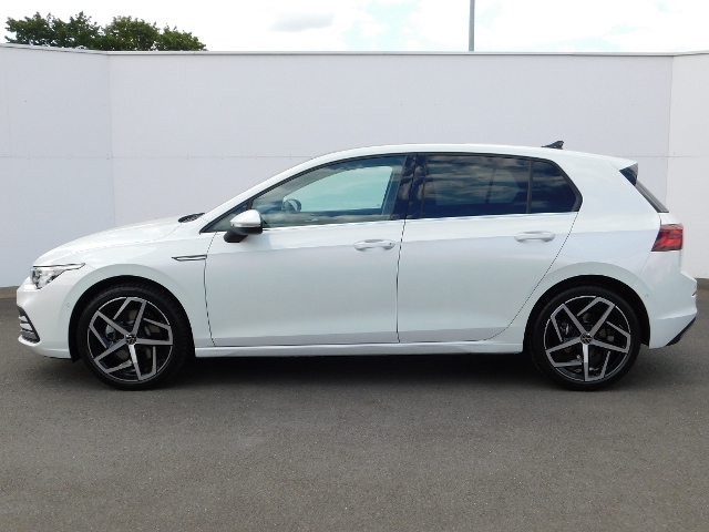 VW Golf VIII  Variant 2.0 TDI SCR Style DSG