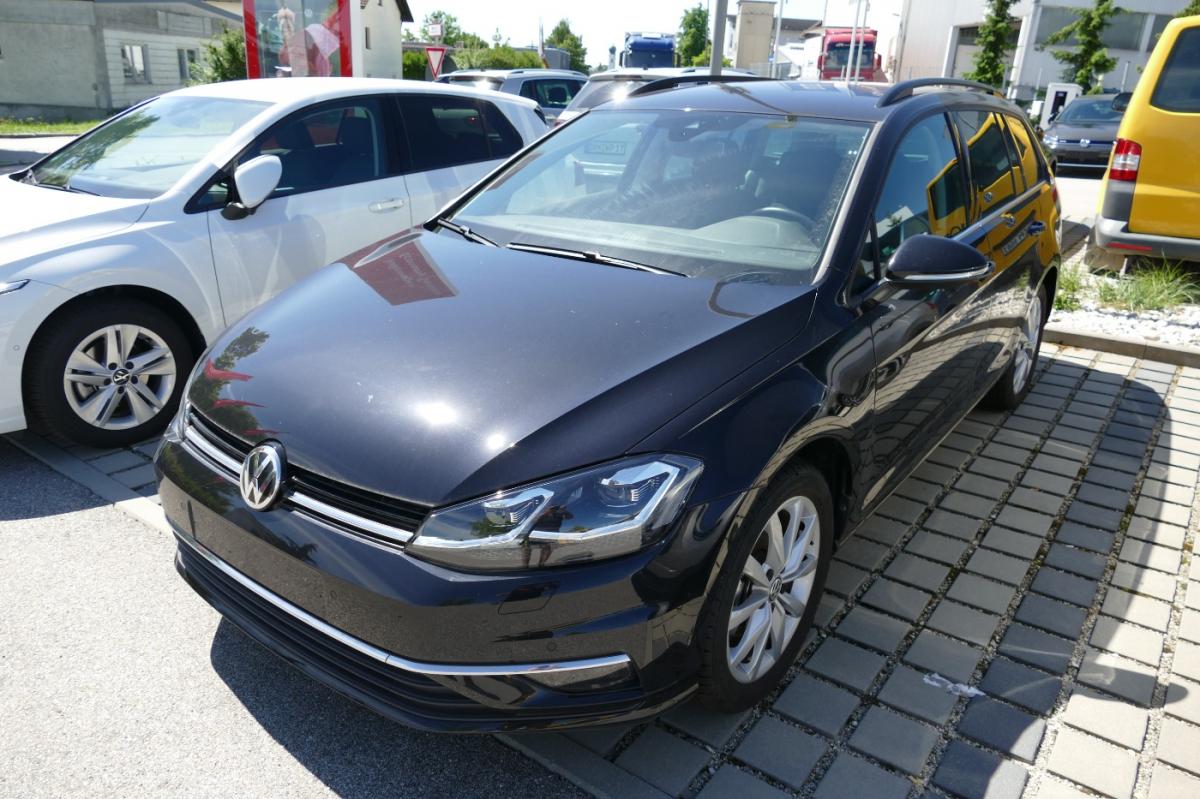 VW Golf VIII  Variant 2.0 TDI SCR Life DSG