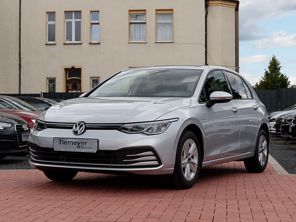 VW Golf VIII  1.5 TSI ACT R-Line