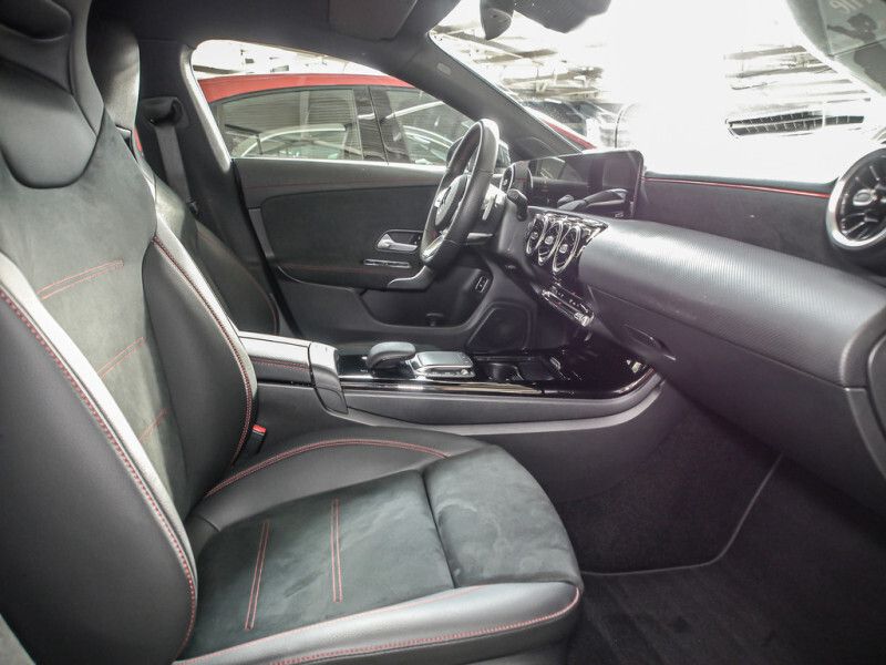 Mercedes-Benz CLA 118  Shooting Brake 180 d AMG Line 8G-DCT