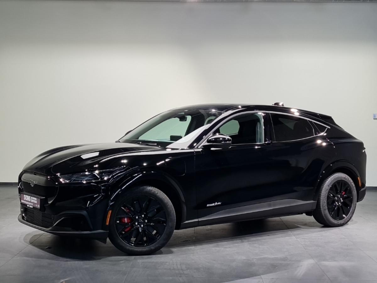 Ford Mustang Mach-E Premium 🔋 BEV ⚡ 88kWh 💥 Absolute-Black Met. ⚡ Technologie-Paket+ 💥 LMF19" schwarz image