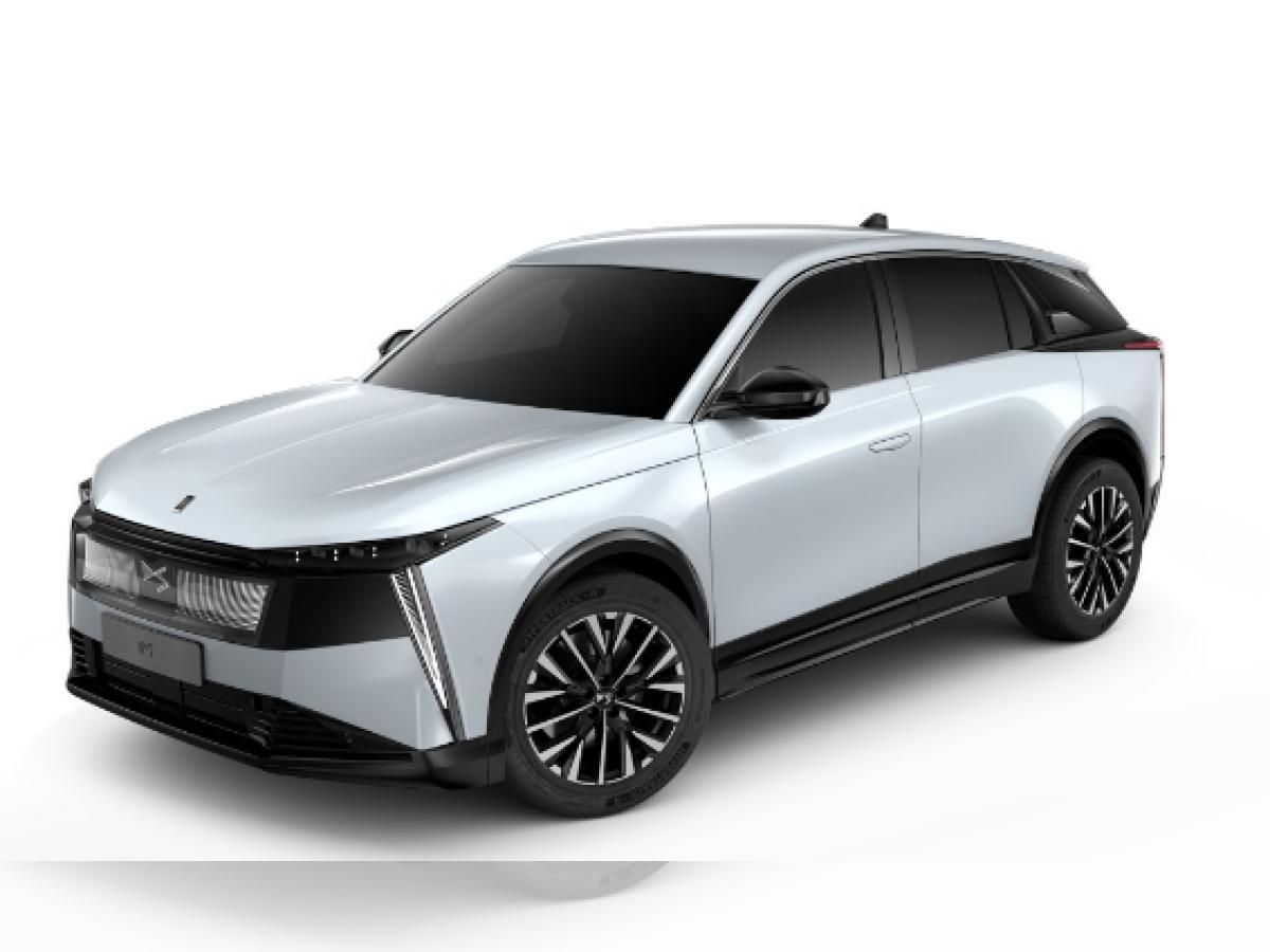 DS Automobiles DS 3 2. Generation  Crossback PureTech 130 Ines De La Fressange Paris Automatik