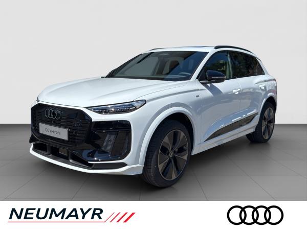 Audi Q6 e-tron quattro S line; AHK; Panorama image