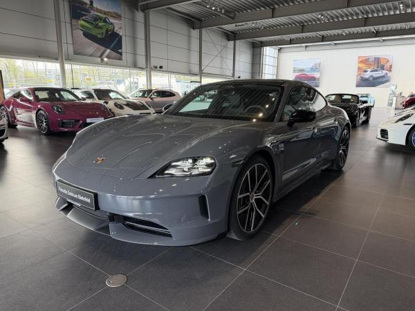 Porsche Taycan Black Edition image