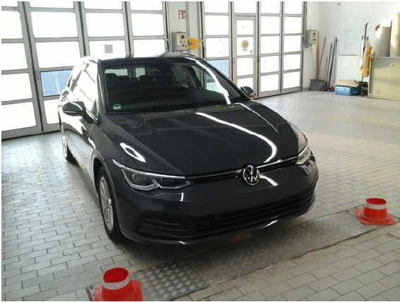 VW Golf VIII  Variant 2.0 TDI SCR Life DSG