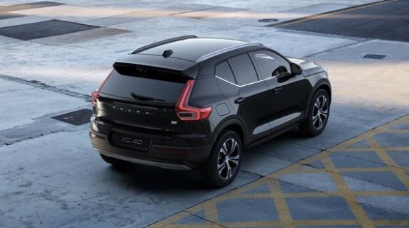 Volvo XC 40 T4 Recharge Inscription Expression image