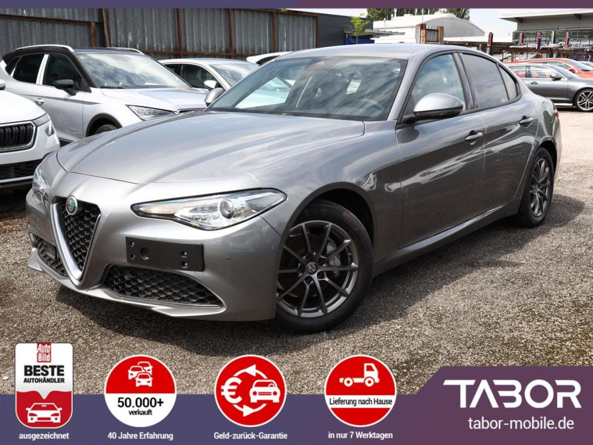 Alfa Romeo Giulia 2.2 Turbo 160 AT8 Business Nav Kam image