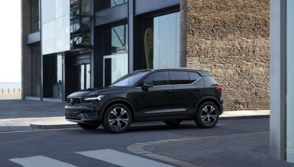 Volvo XC 40 T4 Recharge Inscription Expression image