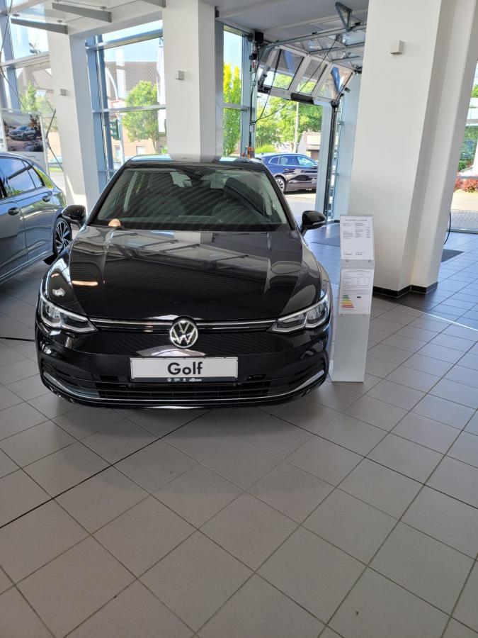 VW Golf VIII  Variant 1.0 TSI Life