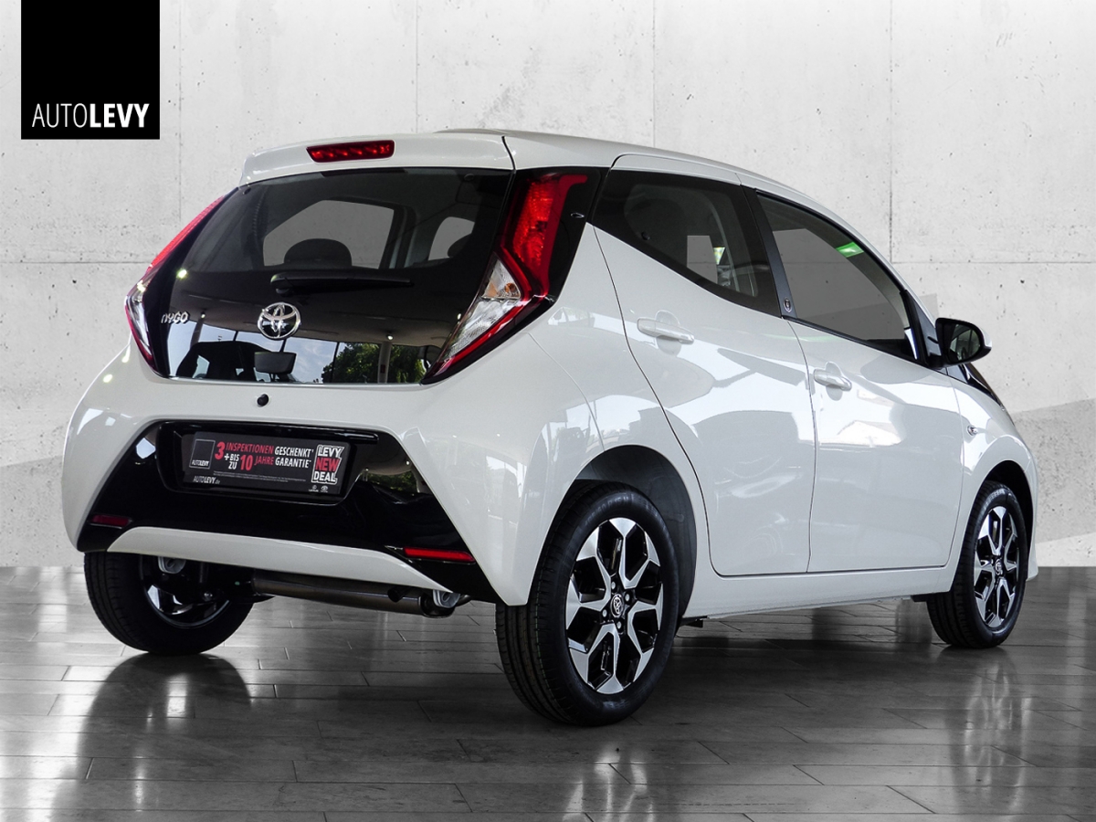 Toyota Aygo AB1  1.0 Team Deutschland x-shift