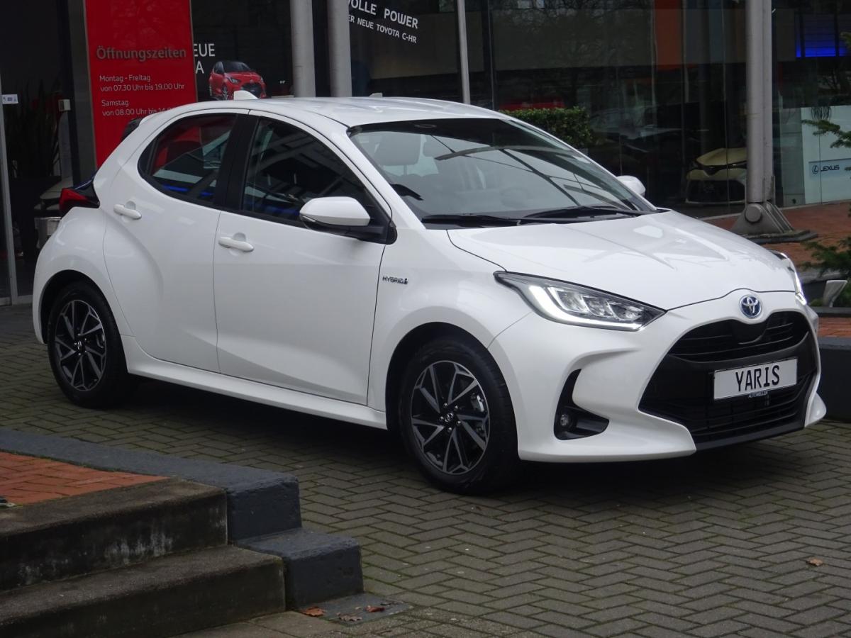 Toyota Yaris Toyota Yaris Hybrid Team D Apple CarPlay / Android Auto image