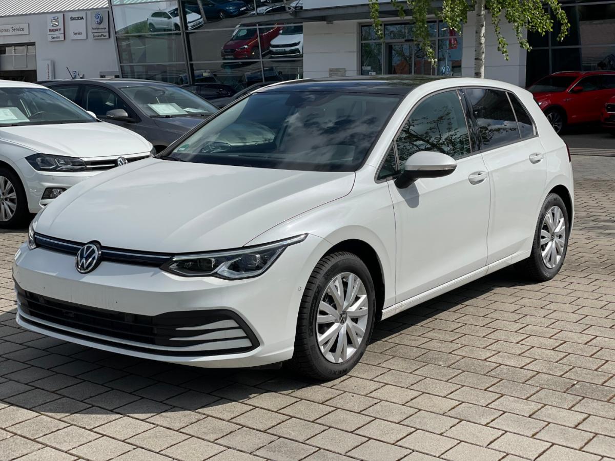 VW Golf VIII  Variant 2.0 TDI SCR Life DSG